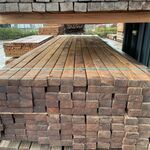 Ca. 140x Hardhouten Onderliggers Geschaafd, 40x70mm, lengte 335cm